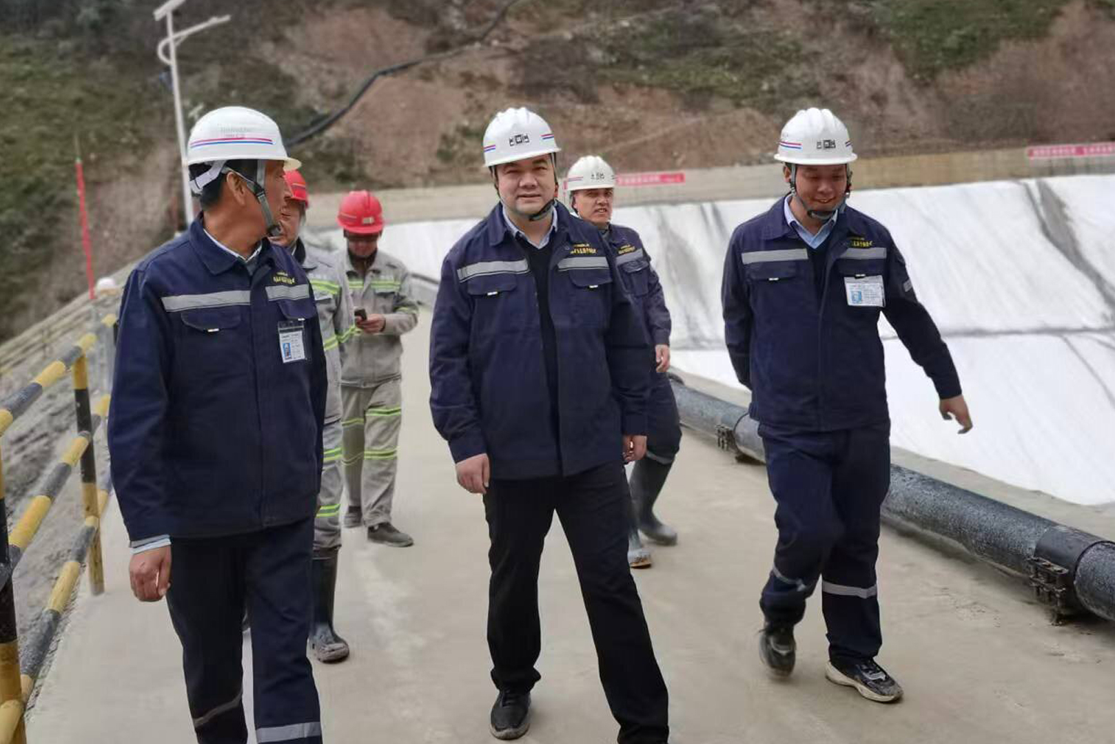 盛达资源董事长赵庆到四川鸿林矿业调研指导工作